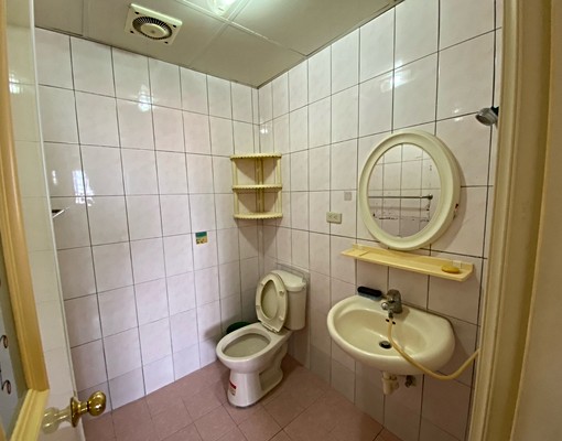 提升住的品。環境優。社區有管理保全。 - Image 1