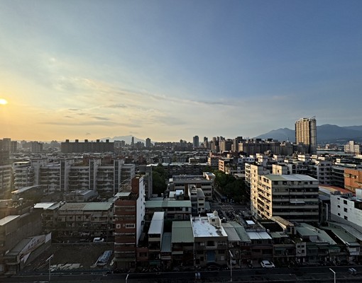 ★仁義重劃區～世紀館～明亮景觀３房坡平車★ - Image 12