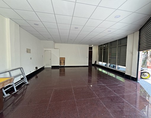 田中市區中山街角間大面寬店面 - Image 1