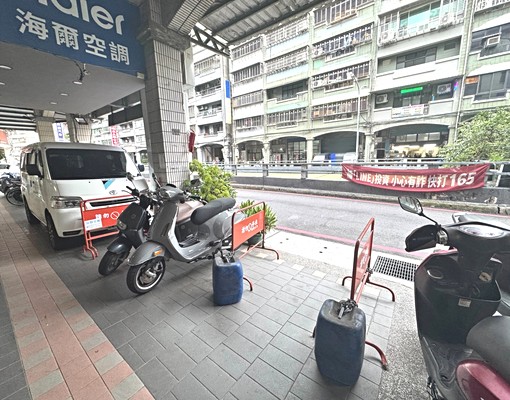 力行路二段1樓~使用空間大~有地下室~有夾層~門口可暫停小車 - Image 3