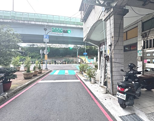 力行路二段1樓~使用空間大~有地下室~有夾層~門口可暫停小車 - Image 6