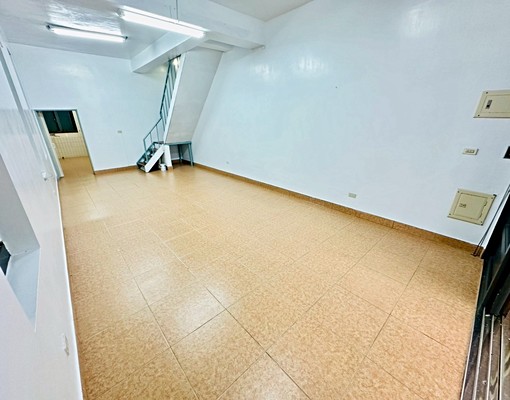 哈瑪星捷運站~渡船頭壽山安靜優質透天 - Image 2