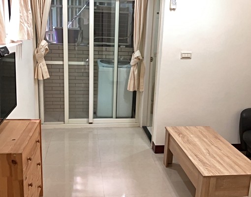有陽台便利性高套房家具家電都有 - Image 2