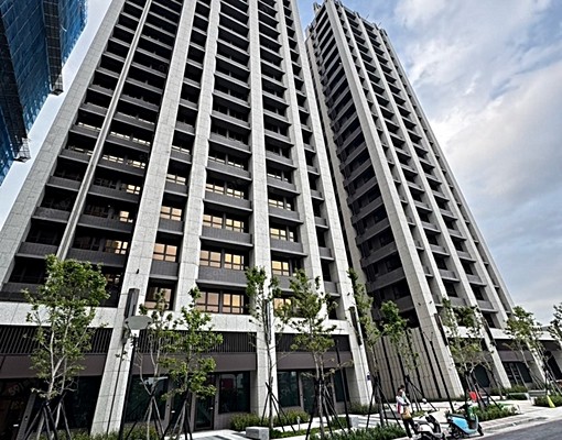 中信雅媚~禾川琚全新完工高樓景觀戶3房超美+坡平車 - Image 2