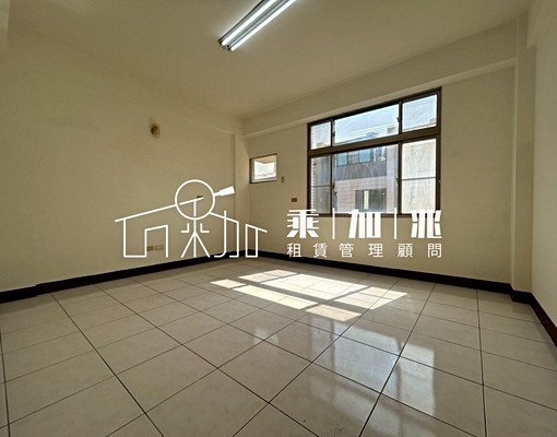 💥乘加兆Ada💥安平區大空間5房透天~一樓可營業店住‼️ - Image 3