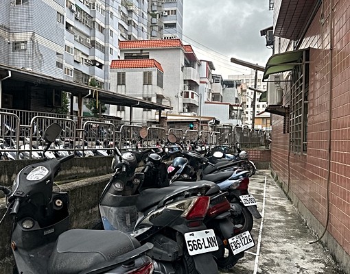 水湳陳平國小敦化公園/精美電梯華厦大三房/可租補可入戶沒冷氣 - Image 6