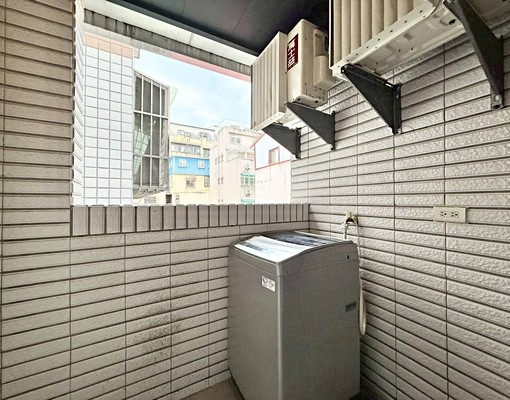 近一中/可租補/價格公道/全新裝潢 - Image 9