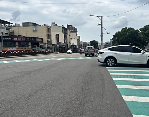 超高曝光🌟三角窗十米寬店面|門口可停車 - Image 4
