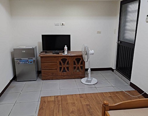 全新家具附網路有線電視 - Image 6