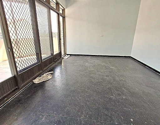 大灣△角窗透天大辦公室兼住家整層50坪 - Image 5