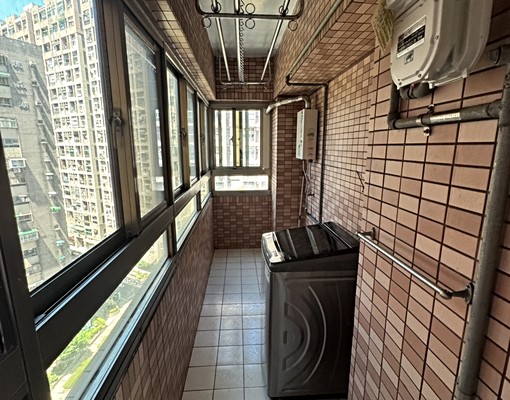 汐止建成路商圈(無印良品)大三房含車位(可租補) - Image 15