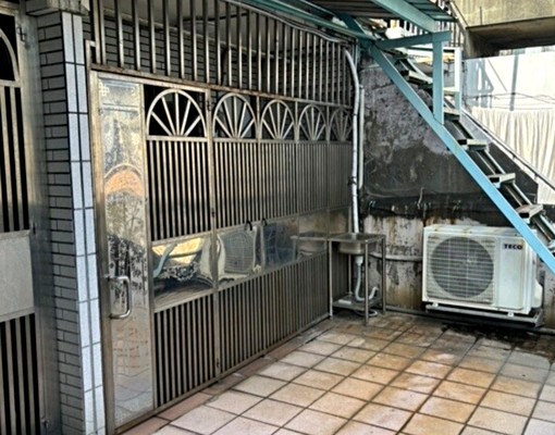 三和國中捷運幸福市場介壽廣場一房一廳一廚大露台魔術大空間 - Image 3