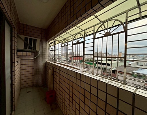 徐匯中學/可租補入籍可寵/格局方正空間大/包裹垃圾代收機能佳 - Image 6