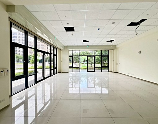 【租】高鐵TECHPARK金店面~夾層滿雙衛浴12萬/月 - Image 1