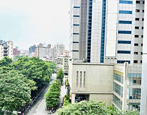 遠東百貨旁💖超級F1💖開放式大空間 - Image 7