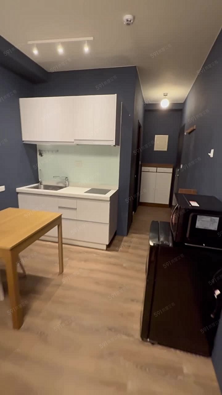 臨窗沐光舒適獨立套房(可租屋補助/報稅) - Image 1