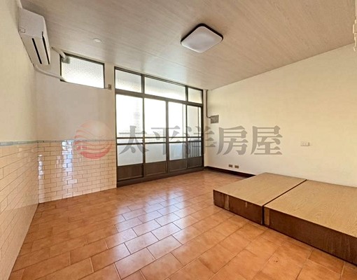 🌟9房員工宿舍🌟全新冷氣🌟大車庫🌟 - Image 1