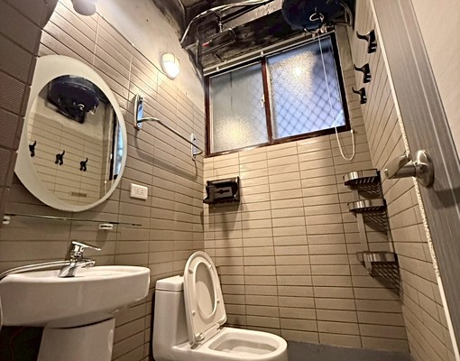 工業風🏘️可寵😻包裹垃圾代收/變頻冷氣💼可工作室 - Image 10