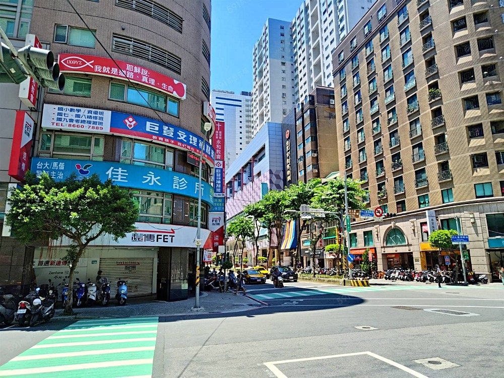 附近街景照