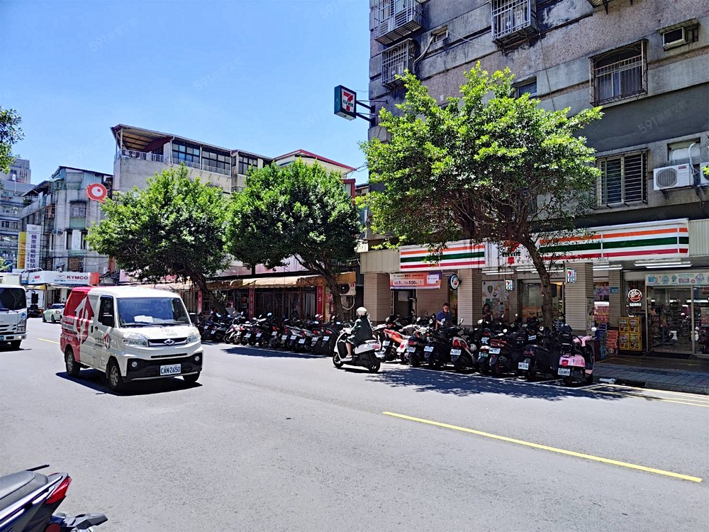 附近街景照