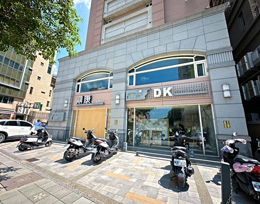 縣政特區-文化中心三角窗大店面 - Image 1