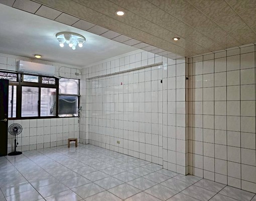 屋主自租~整層出租~水費.電費.瓦斯費.依照帳單 - Image 4