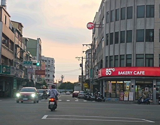 正友愛路有窗戶大套房生生活機能優通風採光佳 - Image 15
