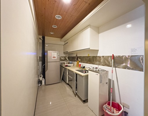 迴龍捷運站,電梯大樓雅房,有警衛、垃圾處理,可租補,輔大學生 - Image 6