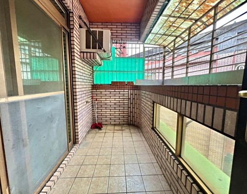 【台灣小劉我是承辦】龍之鄉高樓四房採光棒,可租補 - Image 11