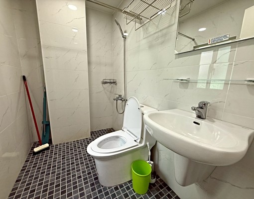 世貿、包水網路/採光通風佳獨洗曬全新裝潢🏠機能佳 - Image 8