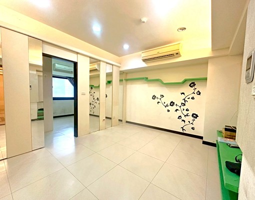 可租補🏠不用仲介費⭐立信精美"可寵"兩房車-五泰小凱 - Image 1