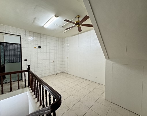 屏東市正博愛路上屋況優-新整金店住-可店可住 - Image 8