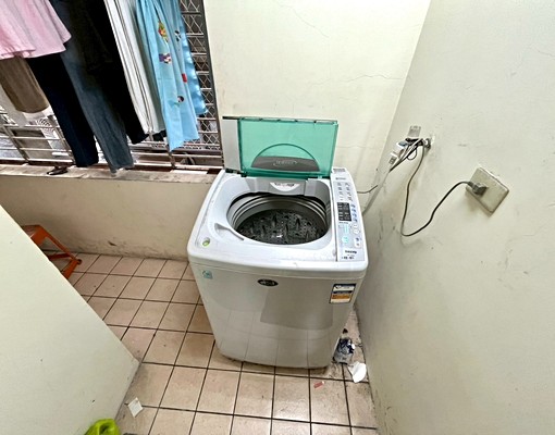 南京三民❣️免爬高採光通風/傢俱齊全便宜/限女生活機能佳 - Image 8