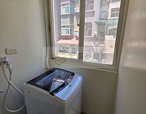 金山街浴室對外窗雙門冰箱室內機車位電梯套房 - Image 7