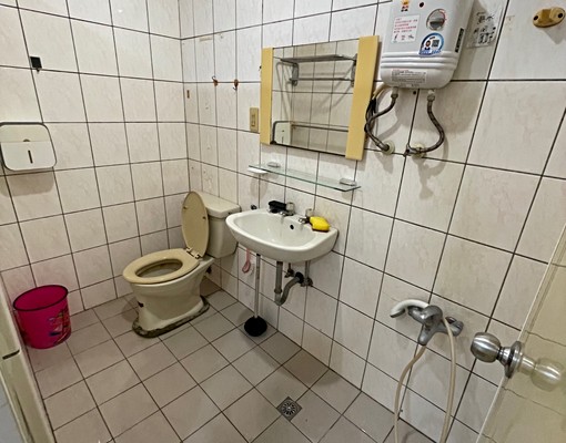 輔大旁近捷運低樓層雙人床套房可貓 - Image 4