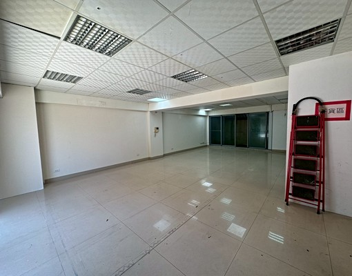 光明商圈大面寬住店雙車位 - Image 2