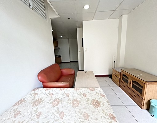 近大遠百一房一廳/一層兩戶/有廚房/有陽台 - Image 9