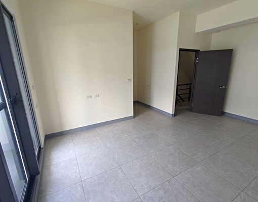 三樓透天全新別墅,雙車位 - Image 6