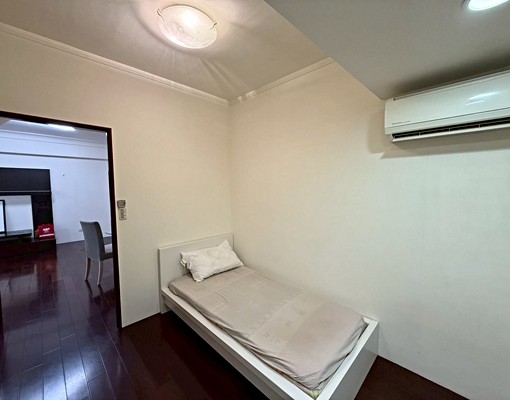 中正紀念堂/可報稅租補入籍可寵/格局方正家具齊全/含車位/ - Image 11