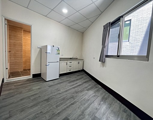 中壢後站全新整理精美電梯套房附傢俱、網路、第四台可租補 - Image 8