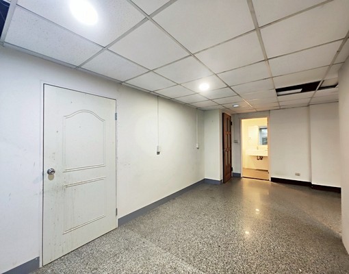 格局:店面坪數:約70坪(一樓+二樓 - Image 5