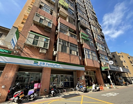 (已收訂)淡江大學~巧克力~景觀好又舒適的大套房+機車位 - Image 14