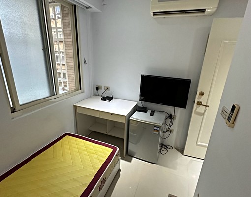 (可租補)近淡江大學_低樓層有電梯洗衣機凸窗套房201 - Image 1