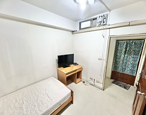 市政府站、水泥隔間、女性專屬、生活機能強 - Image 1