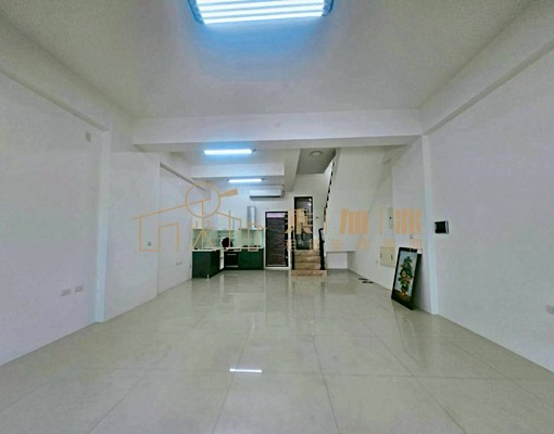 💥乘加兆小茵💥北區一看就會喜歡的店面住家透天 - Image 2