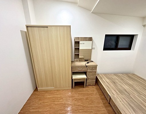 中山國小/可寵/免爬高全新裝潢乾濕分離/家具齊全/生活機能佳 - Image 3