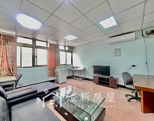 中華路一段優質大套房👍� - Image 1