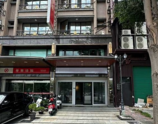 金店面✨楠梓高大特區✨臨路邊間大面寬 - Image 1