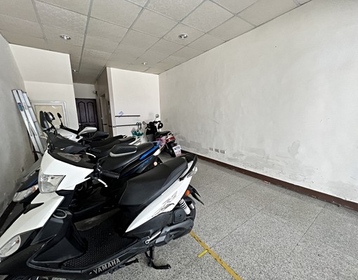 興中一陽台套房F2三多商圈捷運📞愛窩 - Image 4