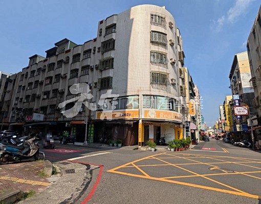 漢民商圈含傢俱電3房稀有平車大坪數公寓 - Image 1